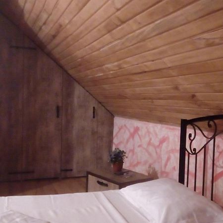 Hotel Isani ティビリシ 部屋 写真