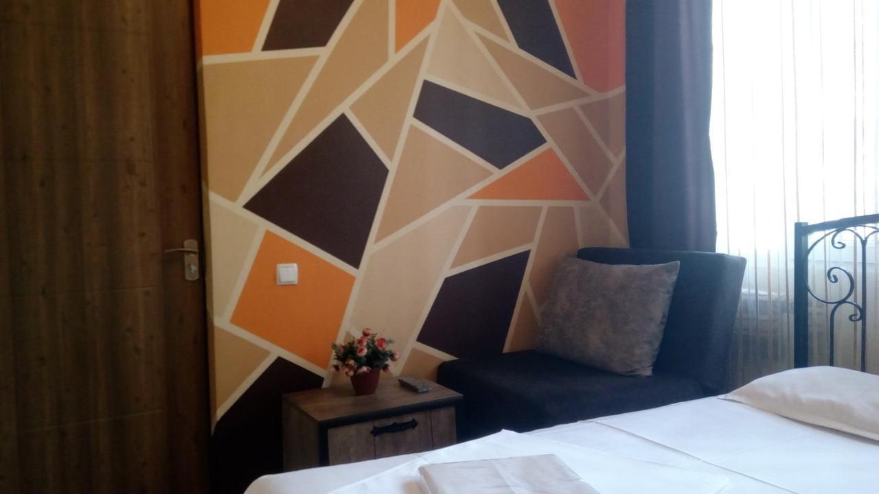 Hotel Isani ティビリシ エクステリア 写真