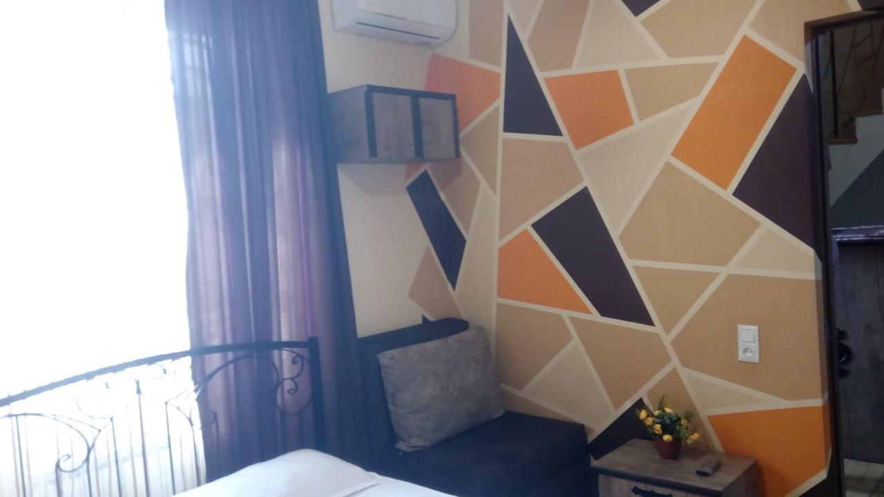 Hotel Isani ティビリシ エクステリア 写真