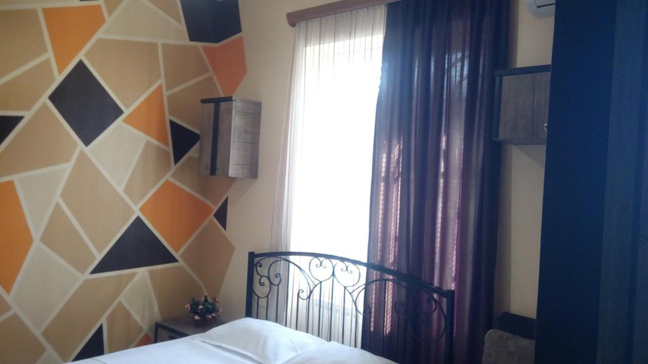 Hotel Isani ティビリシ エクステリア 写真