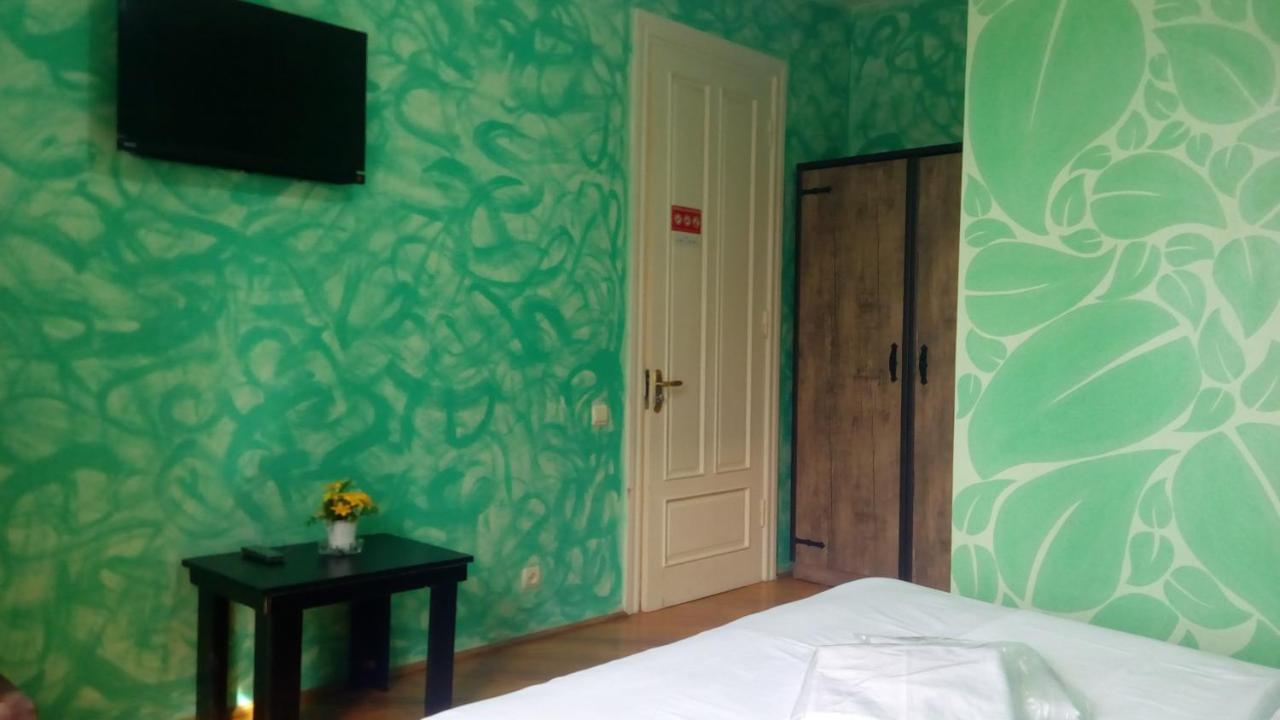 Hotel Isani ティビリシ エクステリア 写真