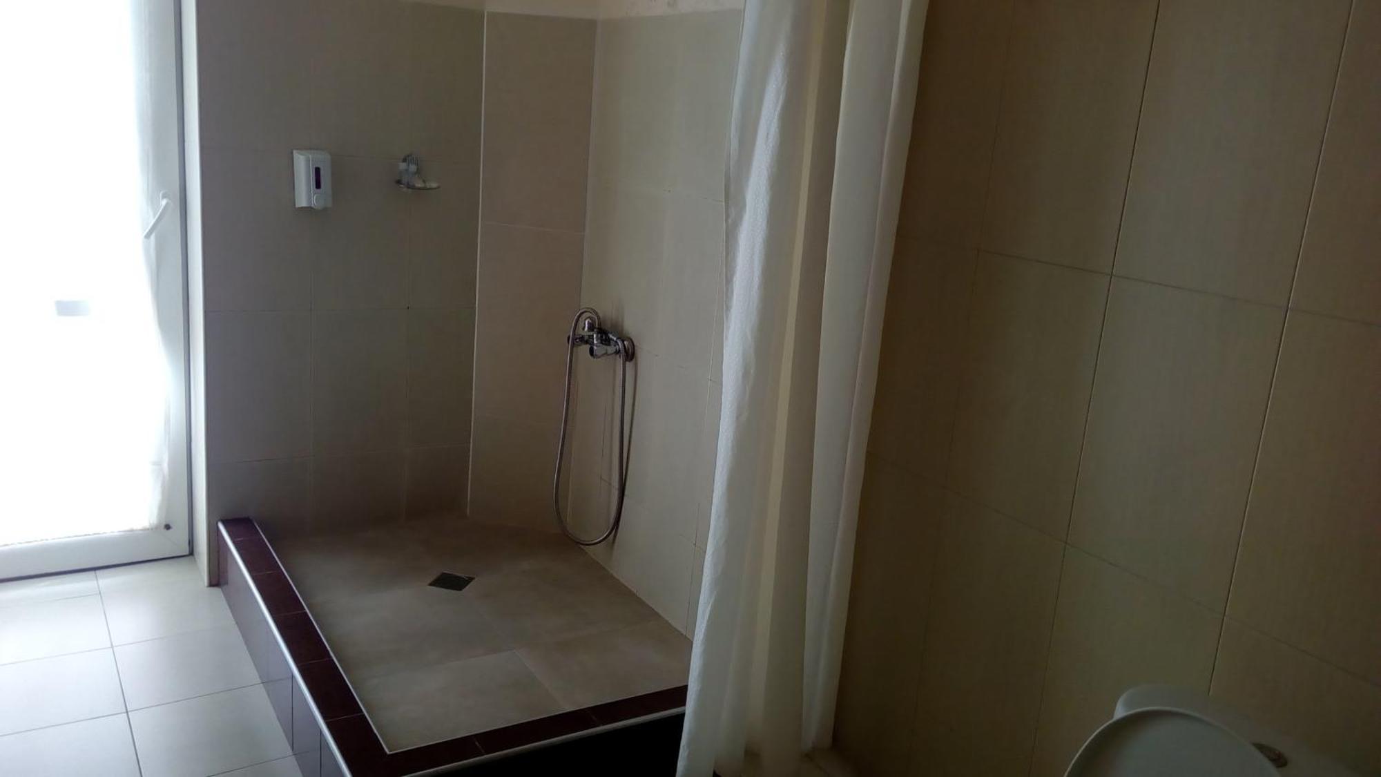 Hotel Isani ティビリシ 部屋 写真
