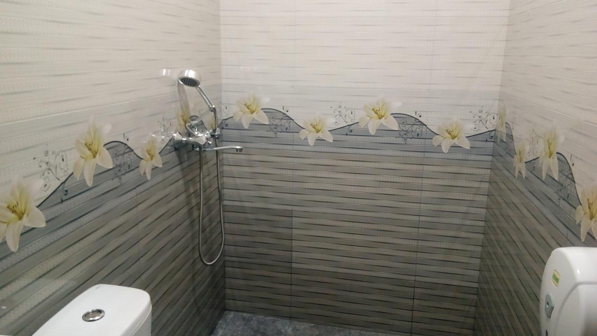 Hotel Isani ティビリシ 部屋 写真