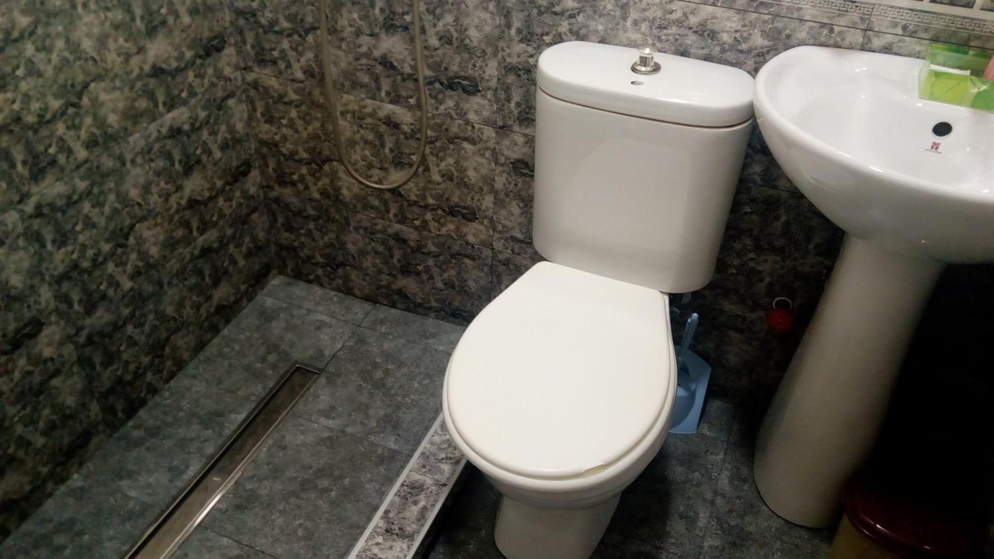 Hotel Isani ティビリシ 部屋 写真