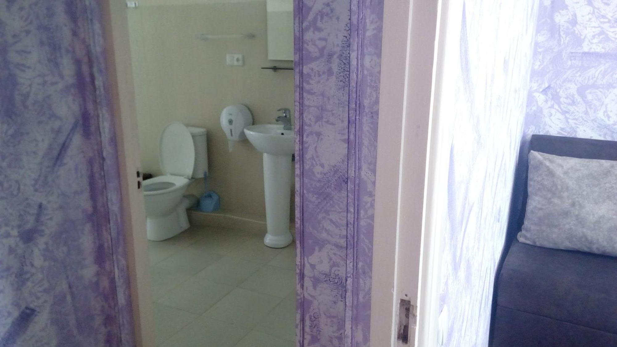 Hotel Isani ティビリシ 部屋 写真
